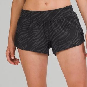 zebra print lulu shorts! hottie hot size 4, 2.5 inch